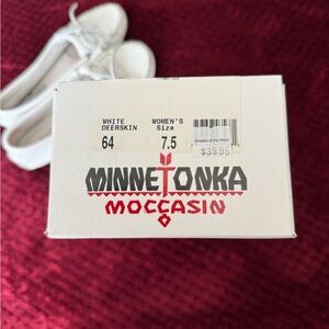 Minnetonka women White Moccasins. Deerskin
